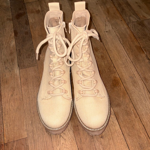 Ladies Universal Thread Tan Parker Lace-Up Combat Boots - Size 8 memory foam - Picture 2 of 5